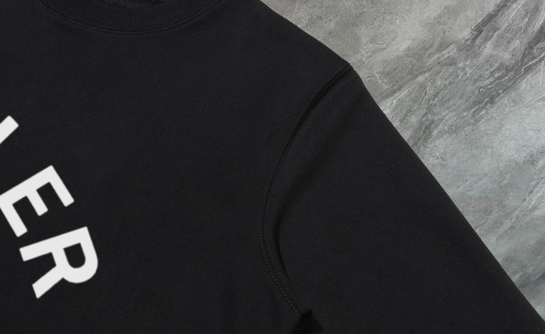 【 In Stock】 〖 𝐌𝐎𝐍𝐂𝐋𝐄𝐑~ 〗 440g ， 😎 ， ， Factory 2025 T ， ， Premium LOGO， Same Style ：Black White Size：S M L XL 2XL